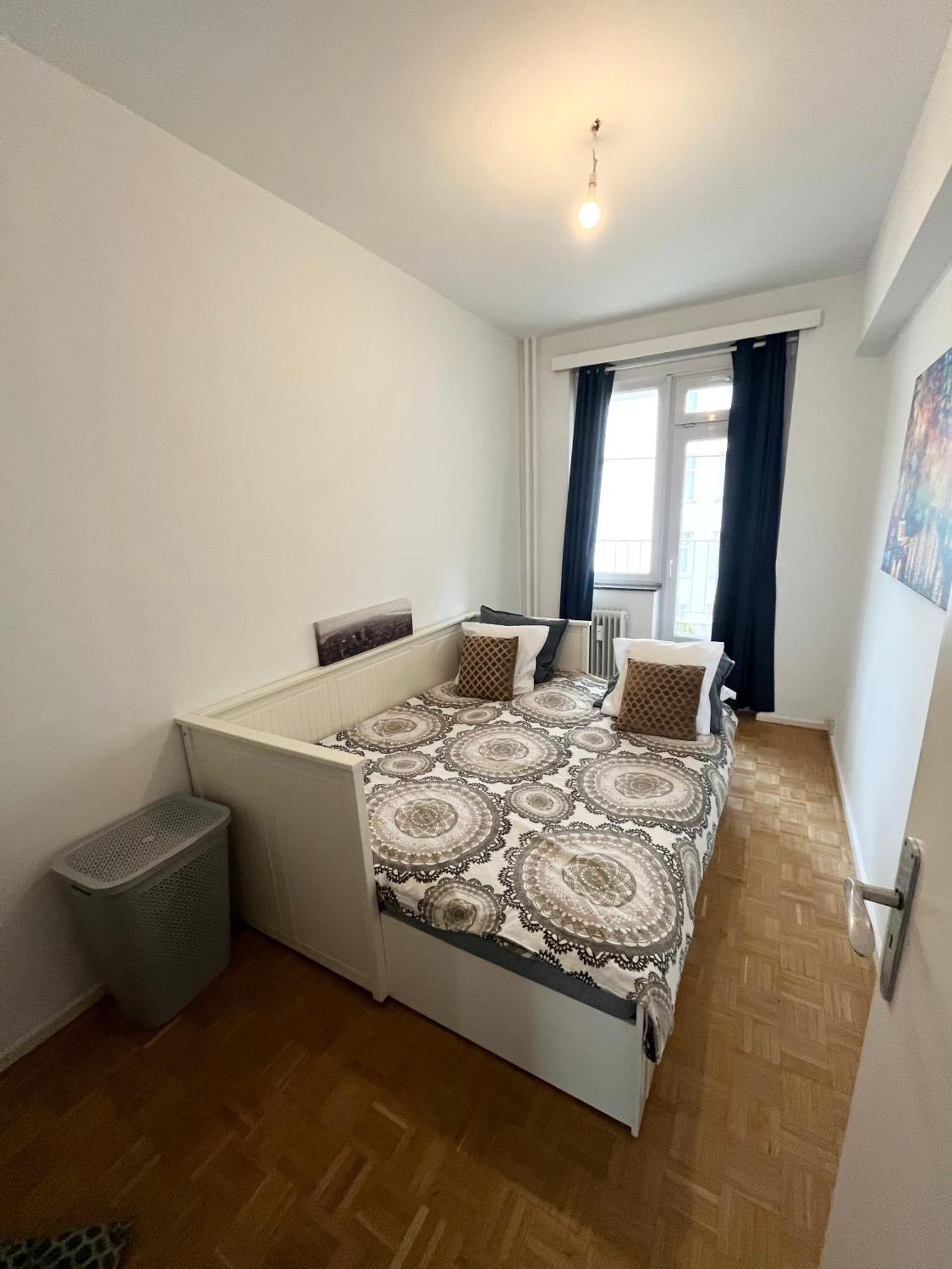Cosy Two Bedroom Apartment In ブリュッセル エクステリア 写真
